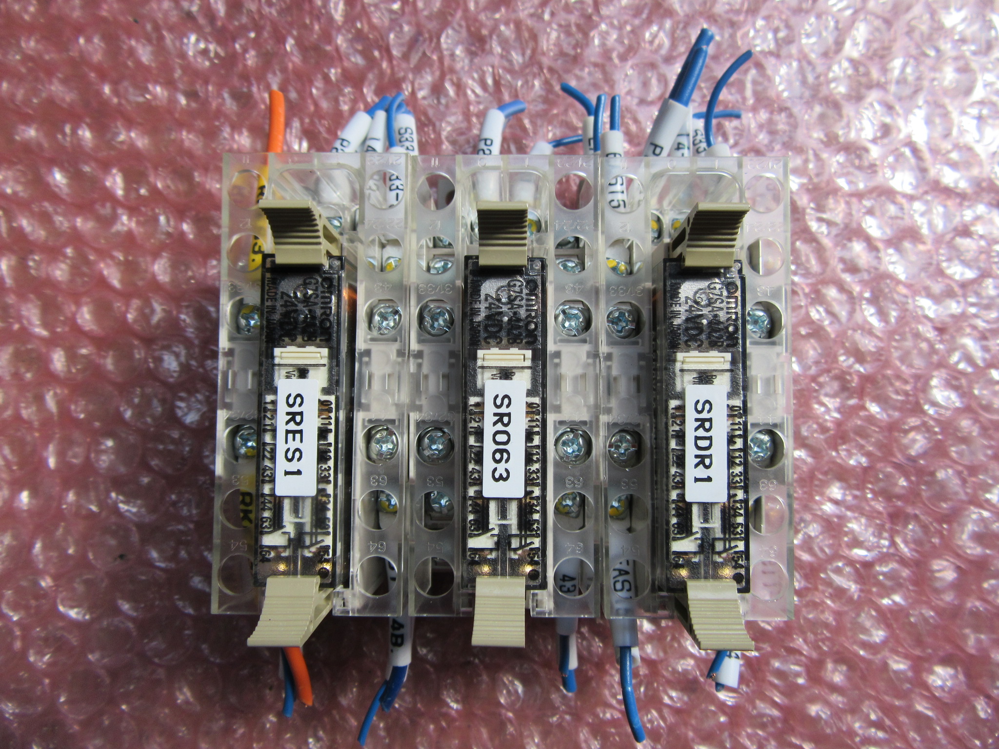 オムロン/OMRON セーフティリレーソケット　3セット P7SA-14F-NDリレーシリース：G7SA-4A2B(24VDC)