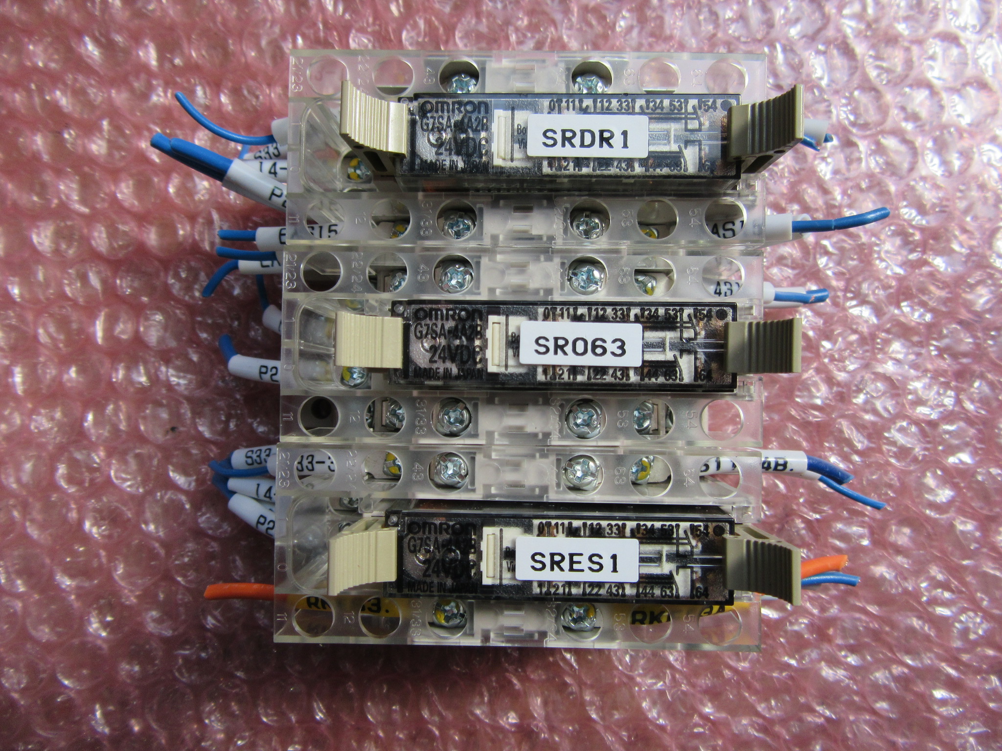 オムロン/OMRON セーフティリレーソケット　3セット P7SA-14F-NDリレーシリース：G7SA-4A2B(24VDC)