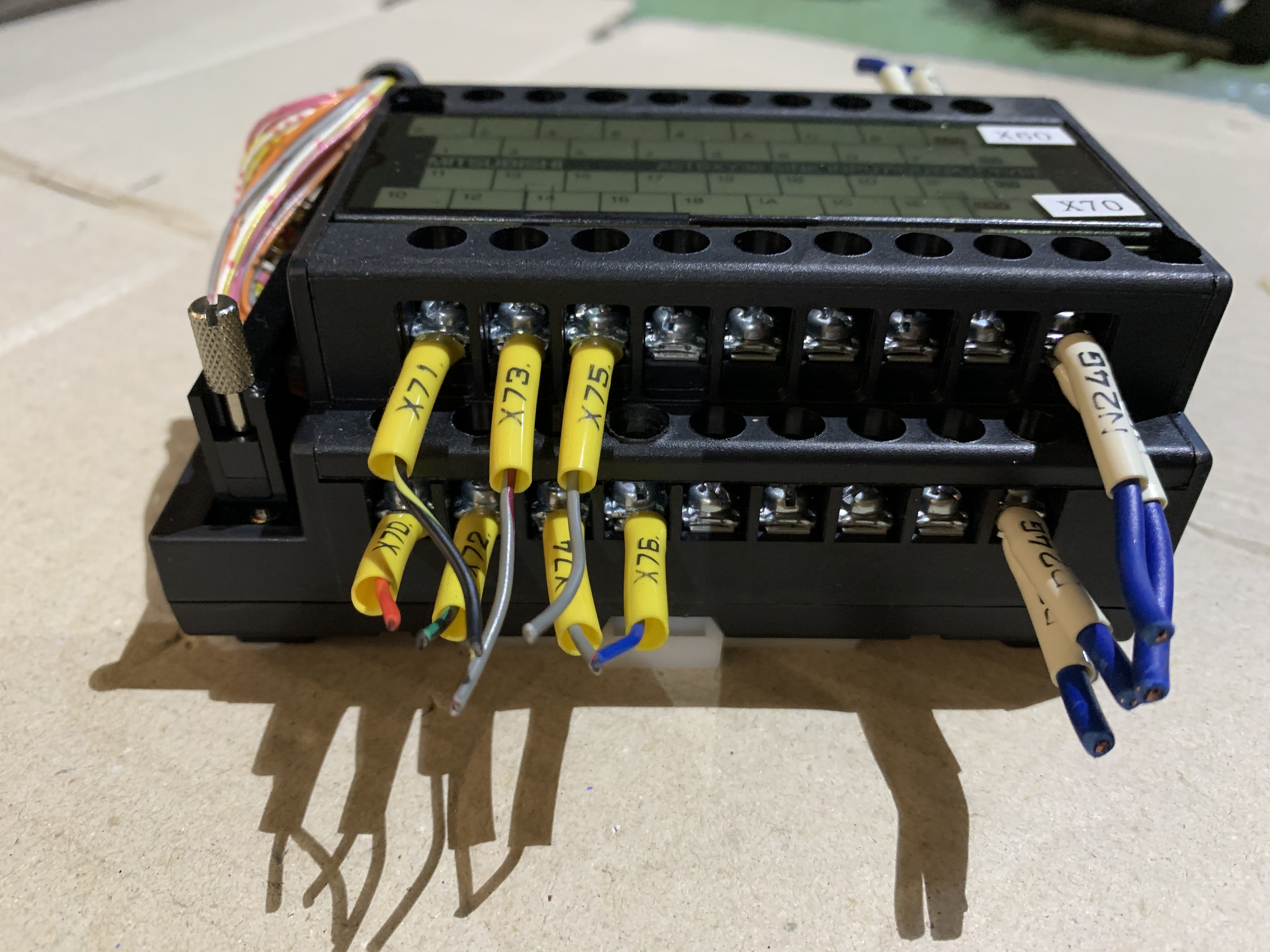 三菱/MITSUBISHI コネクタ端子台変換ユニット A6TBXY36
