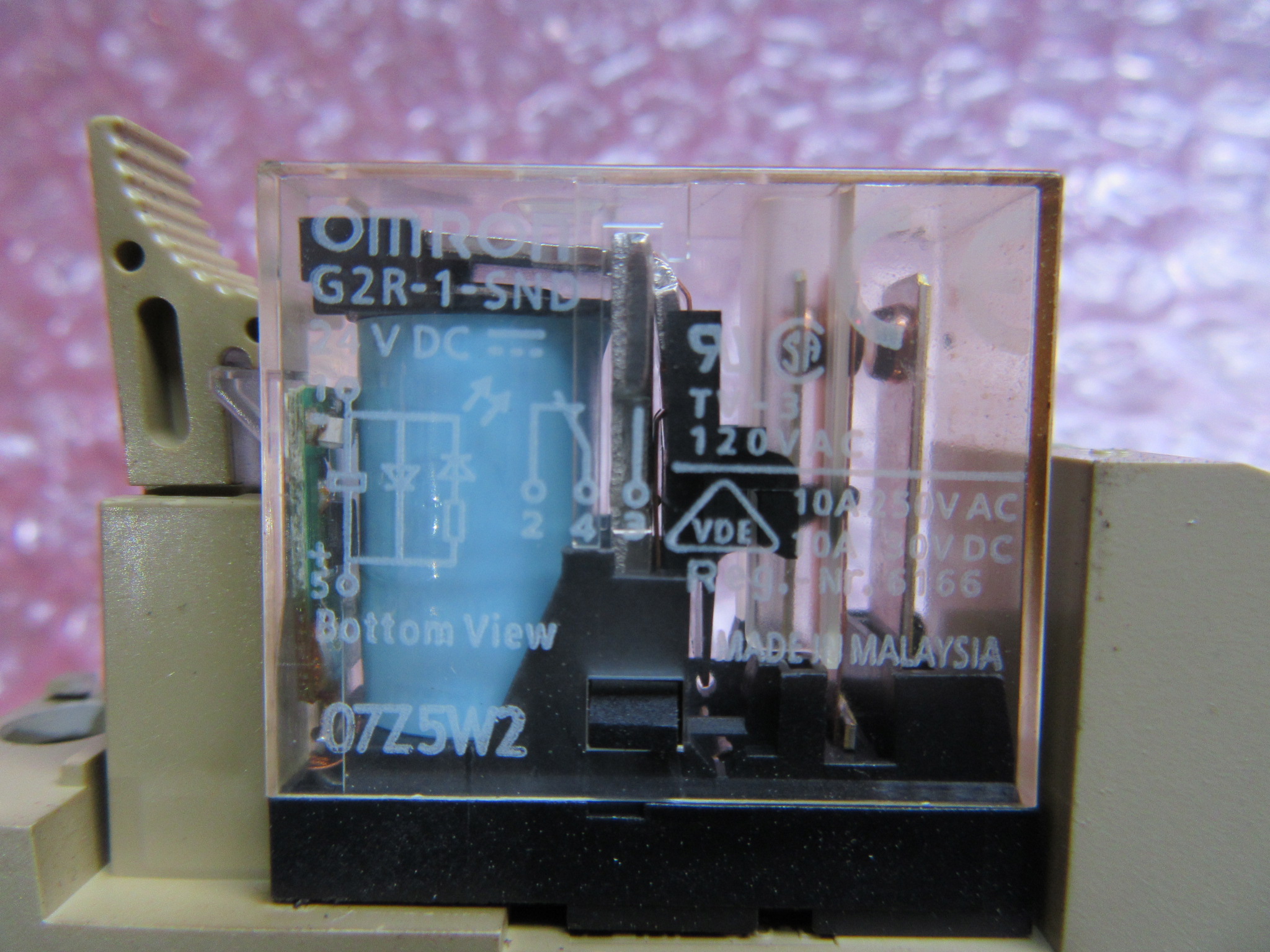 オムロン/OMRON ミニパワーリレー3個 G2R-1-SND(24VDC)