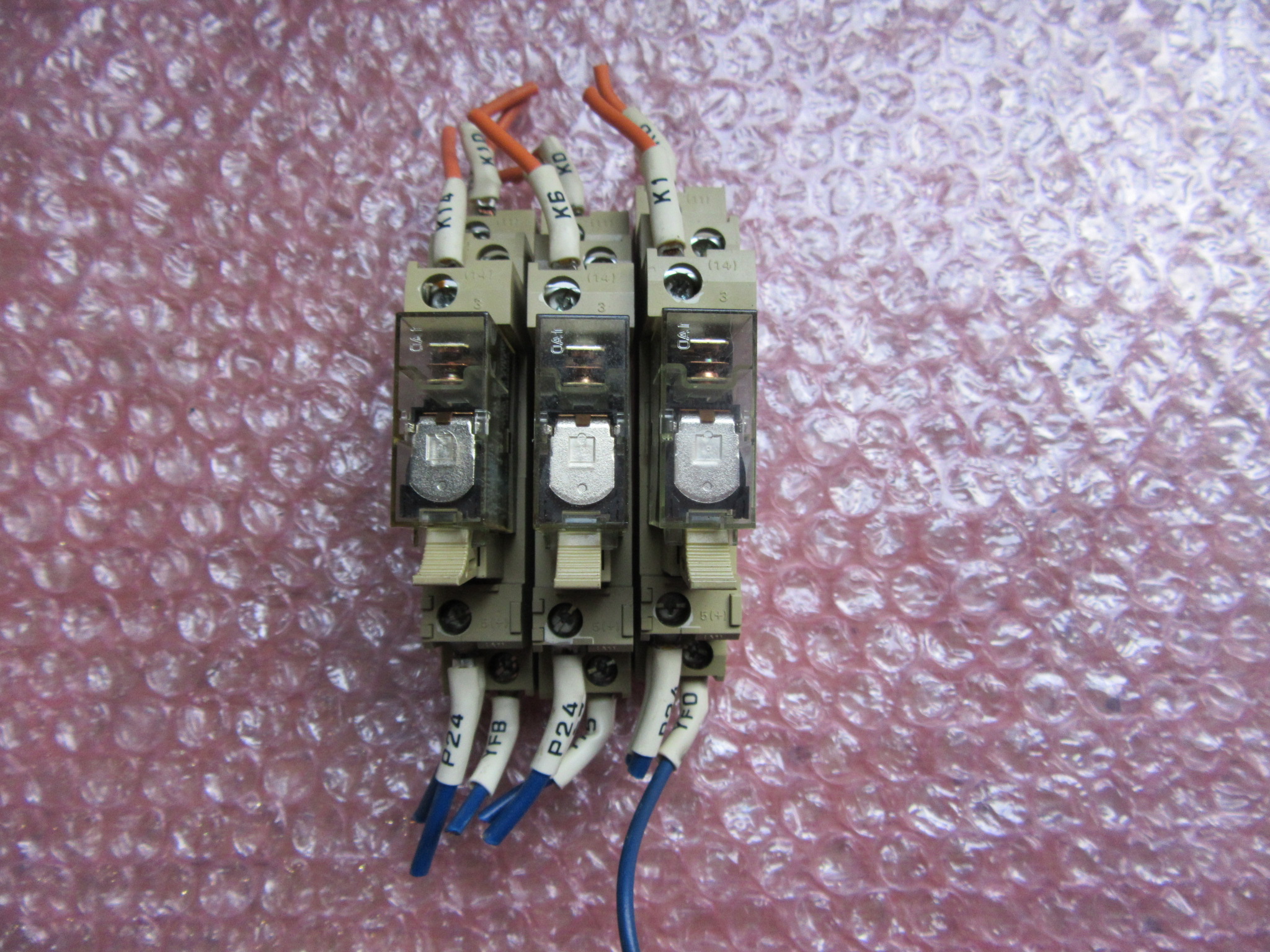 オムロン/OMRON ミニパワーリレー3個 G2R-1-SND(24VDC)