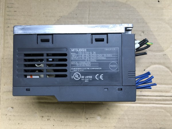 三菱/MITSUBISHI インバーター FR-E720-0.2K