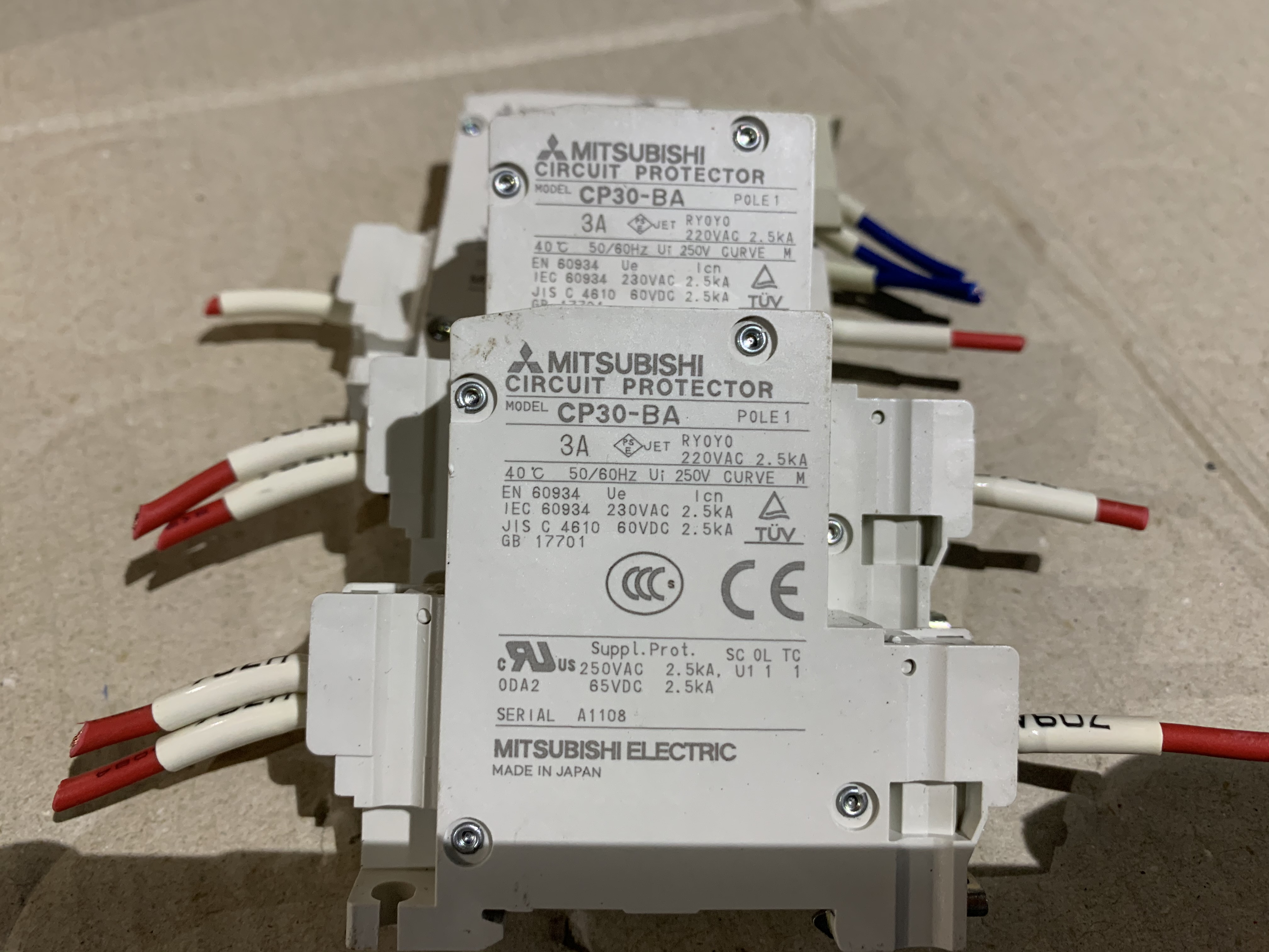 三菱/MITSUBISHI サーキットプロテクタ CP30-BA (3個)