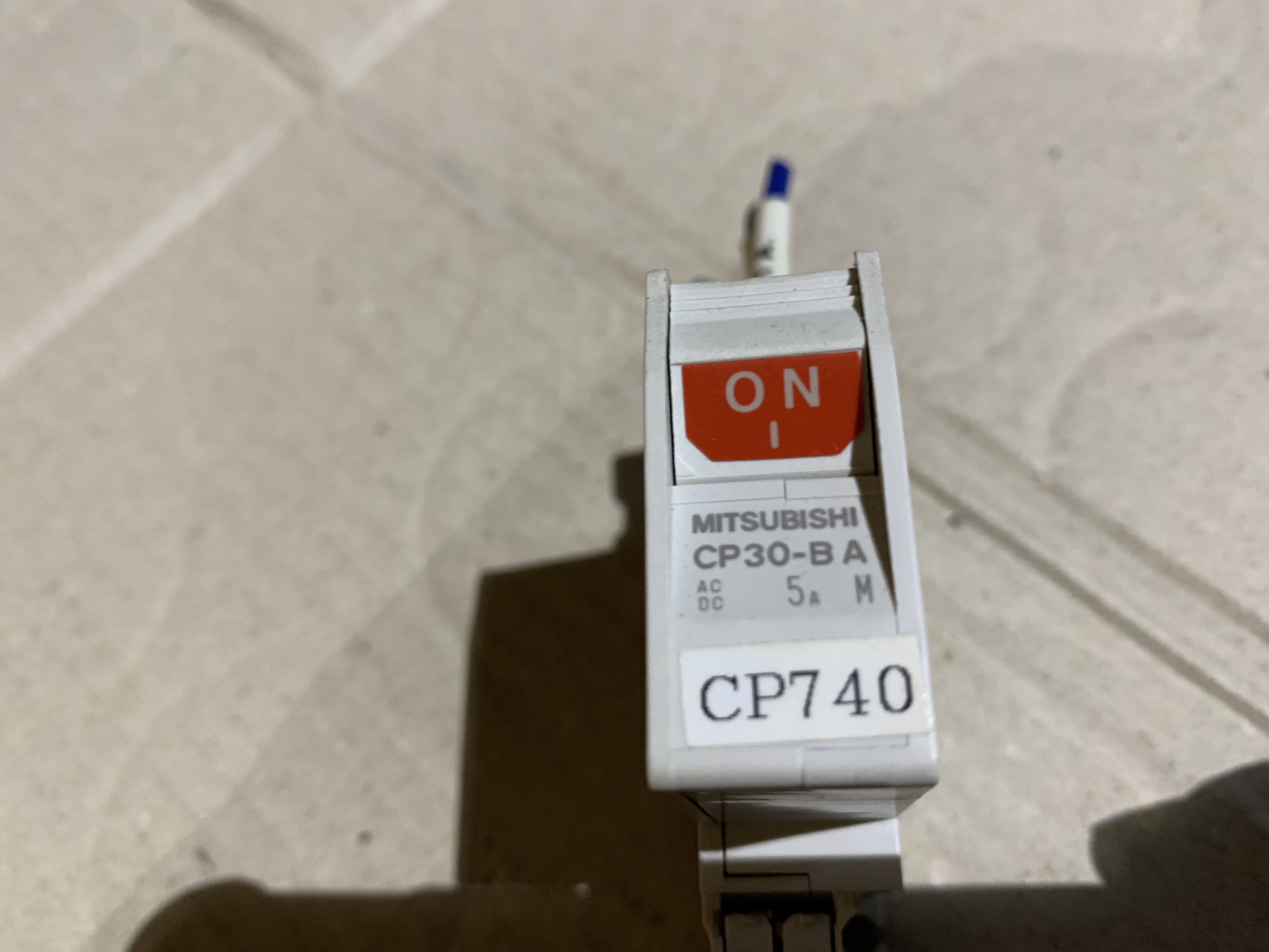 三菱/MITSUBISHI サーキットプロテクタ CP30-BA