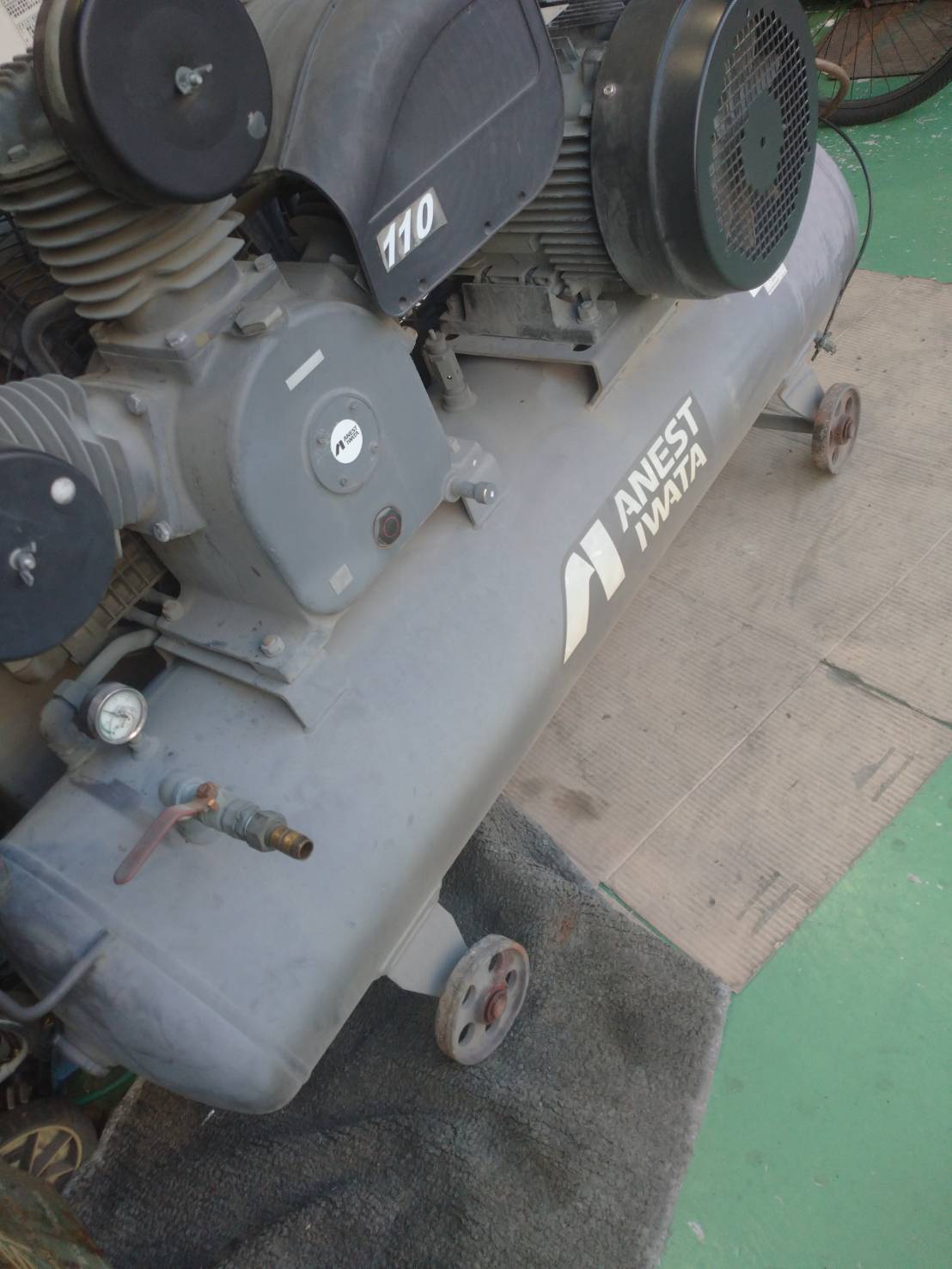 アネスト岩田 11KWエアーコンプレッサー TLP110EF-10