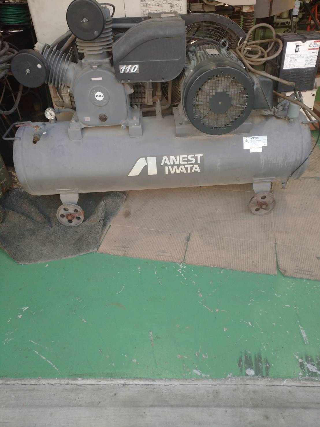 アネスト岩田 11KWエアーコンプレッサー TLP110EF-10