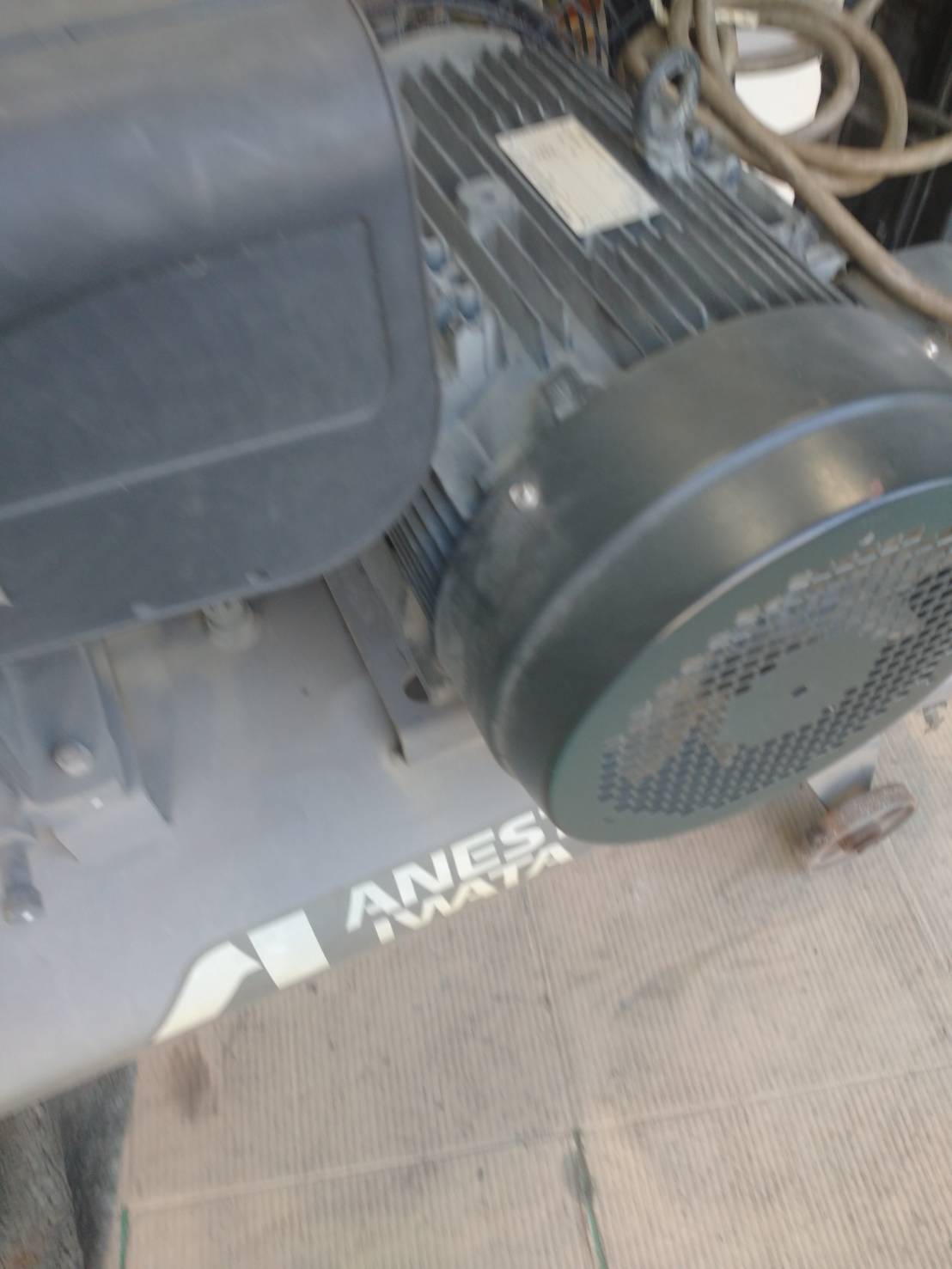アネスト岩田 11KWエアーコンプレッサー TLP110EF-10