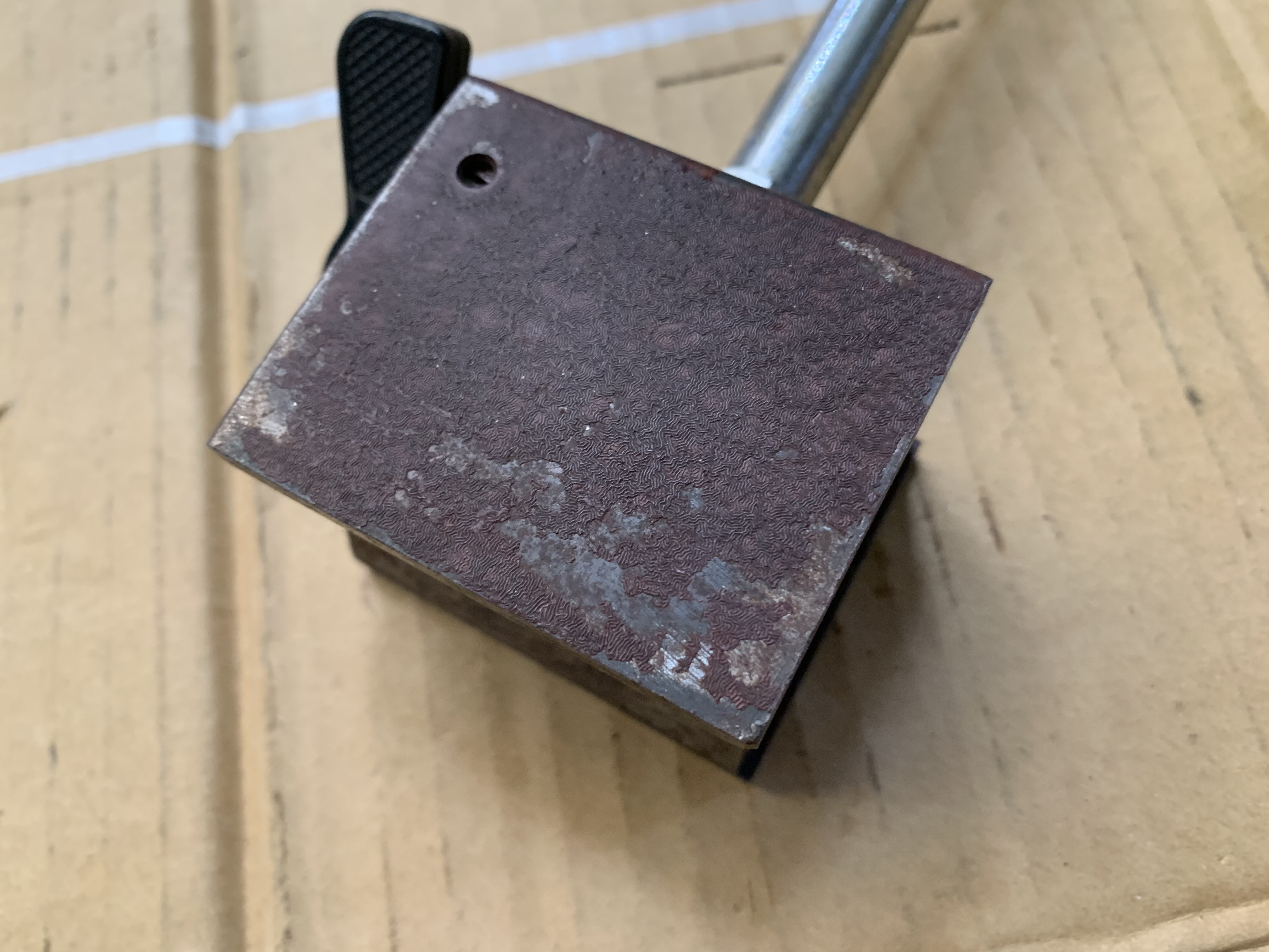 不明 マグネットスタンド 48x60x50mm