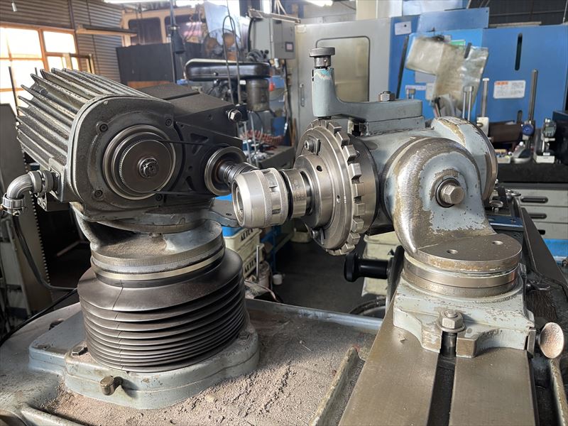 牧野フライス製作所 工具研削盤 C-40