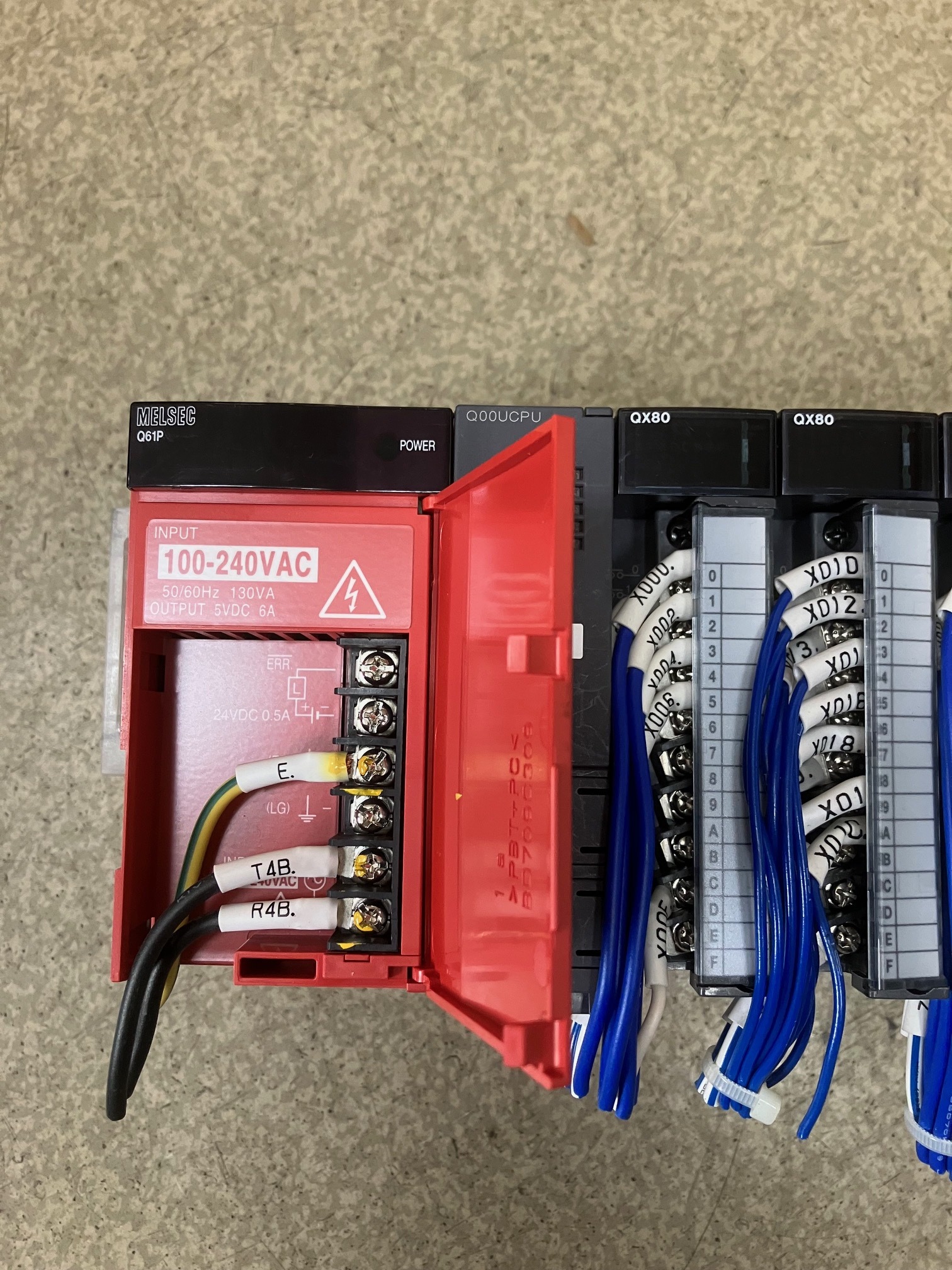 三菱電機 シーケンサー Q61P