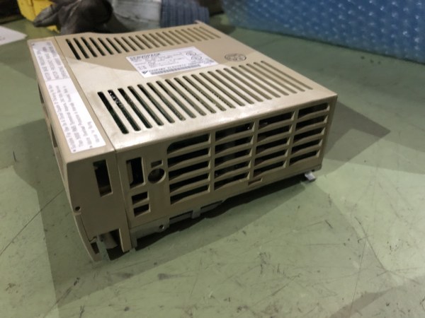 安川電機 YASKAWA ELECTRIC ACサーボパック SGDA-01AS