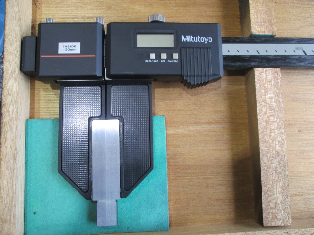 MITUTOYO｜ミツトヨ デジタルノギス CFC-150