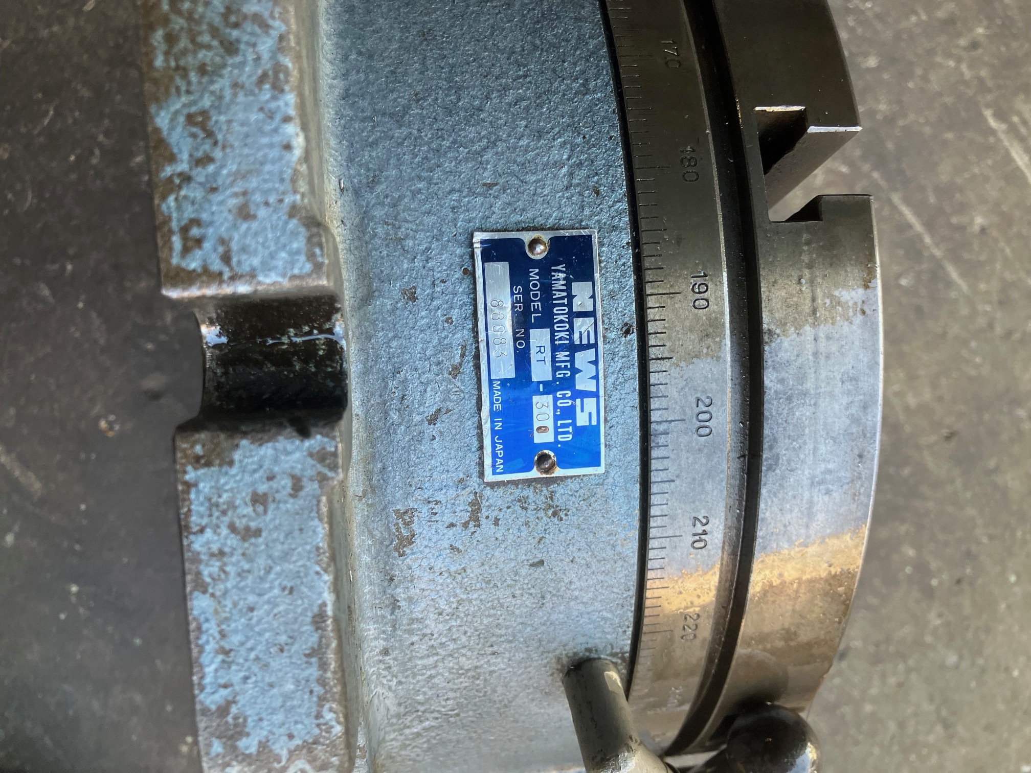 ニュース サーキュラテーブル RT-300