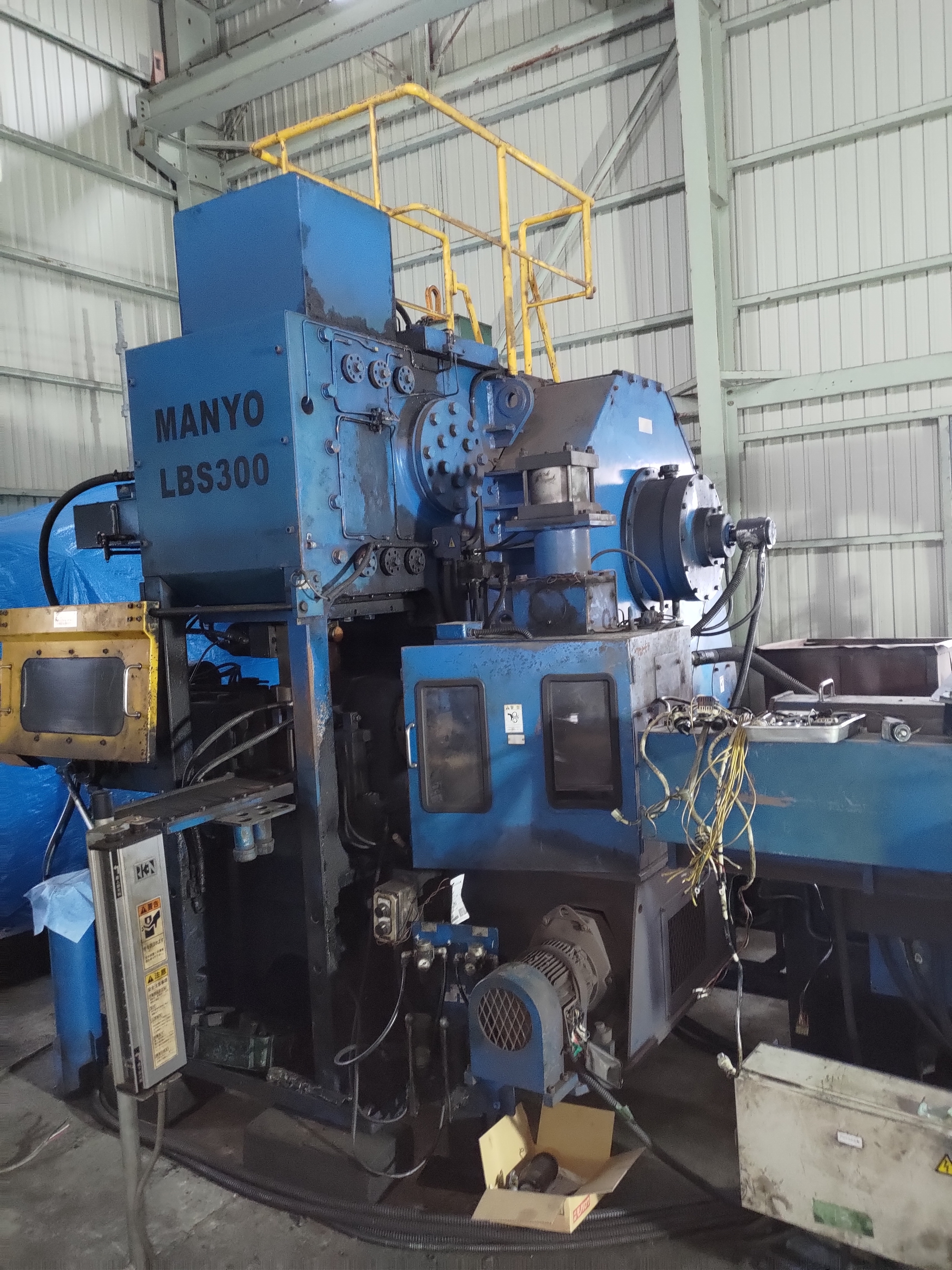 万陽 切断機 LBS300N