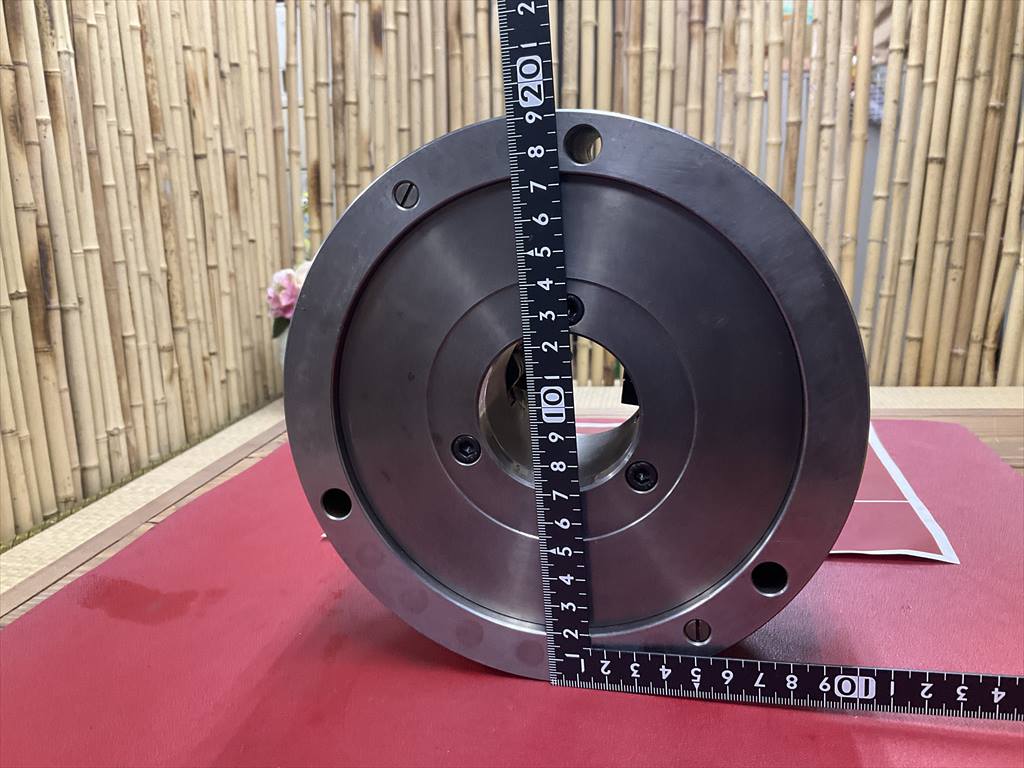 Victor 二つ爪チャック TC190F2　外径190mm　　ハンドル無し