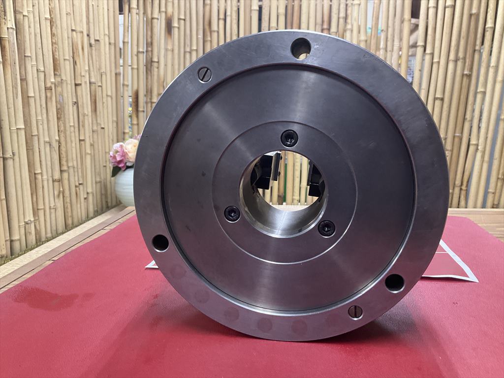 Victor 二つ爪チャック TC190F2　外径190mm　　ハンドル無し