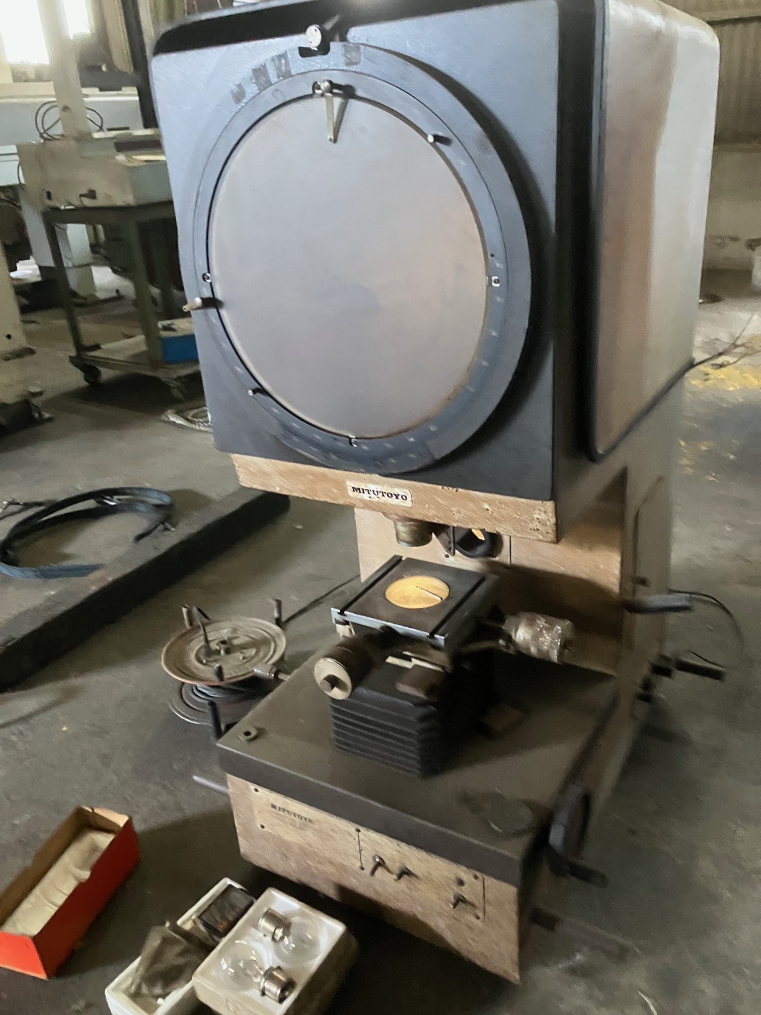 ミツトヨ 投影機 PJ-300