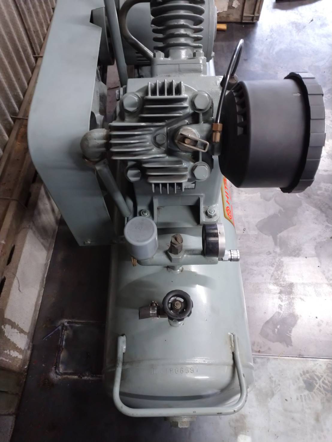 日立産機 3.7kWエアーコンプレッサー 3.7P-9.5V6