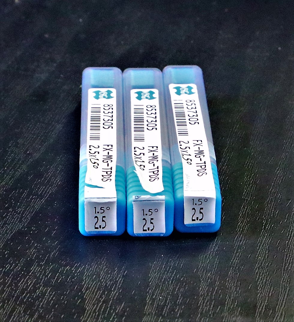 OSG エンドミル 2.5×1.5°　3個　未使用