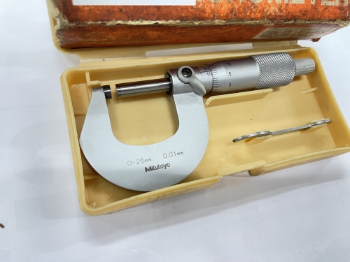 MITUTOYO｜ミツトヨ 外側マイクロメーター M210-25