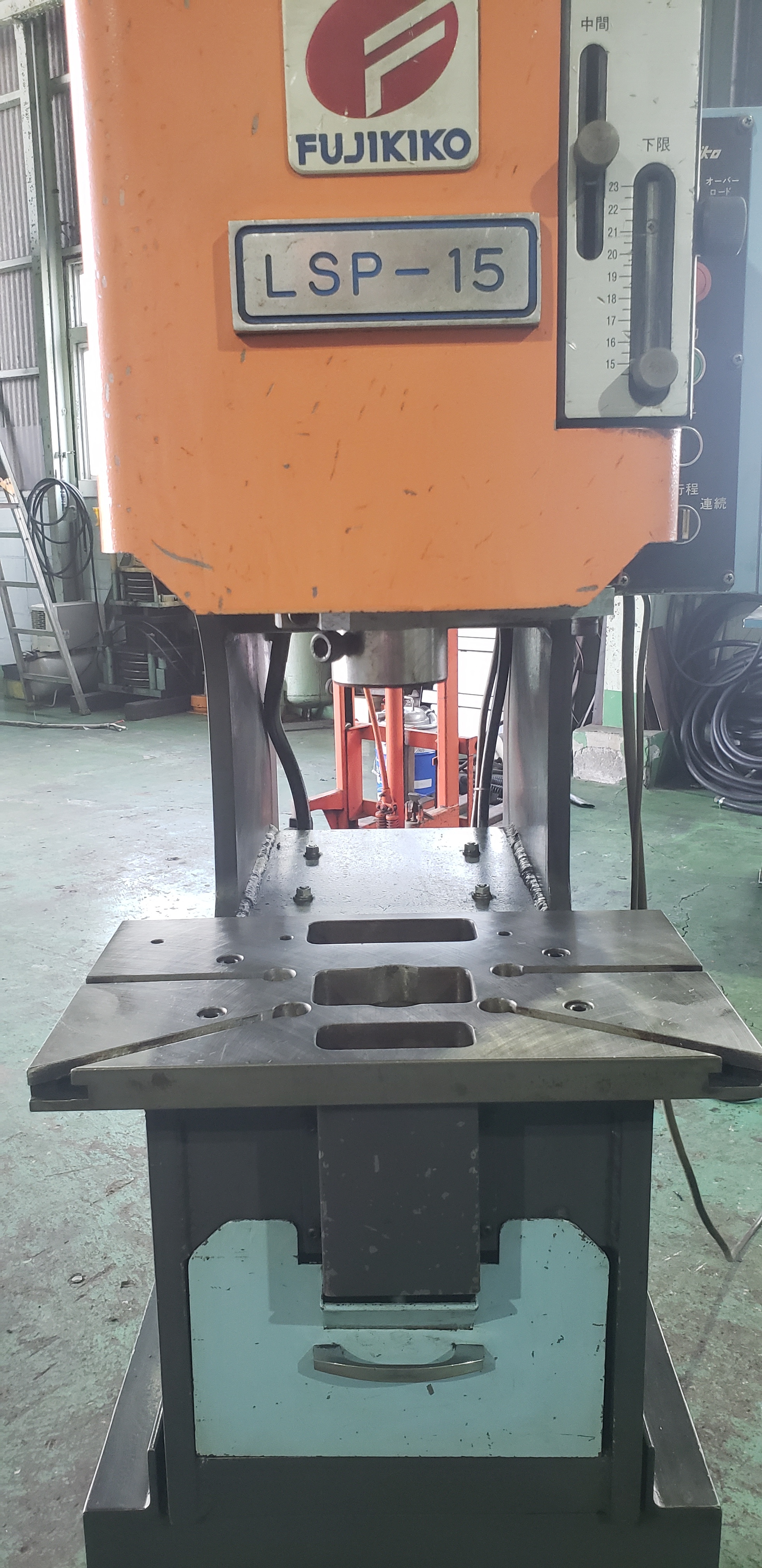 富士機工 15T油圧プレス LSP-1525