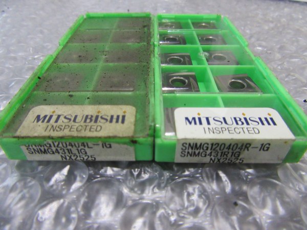 三菱マテリアル/Mitsubishi Materials チップ　2個 SNMG120404L-1G NX2525