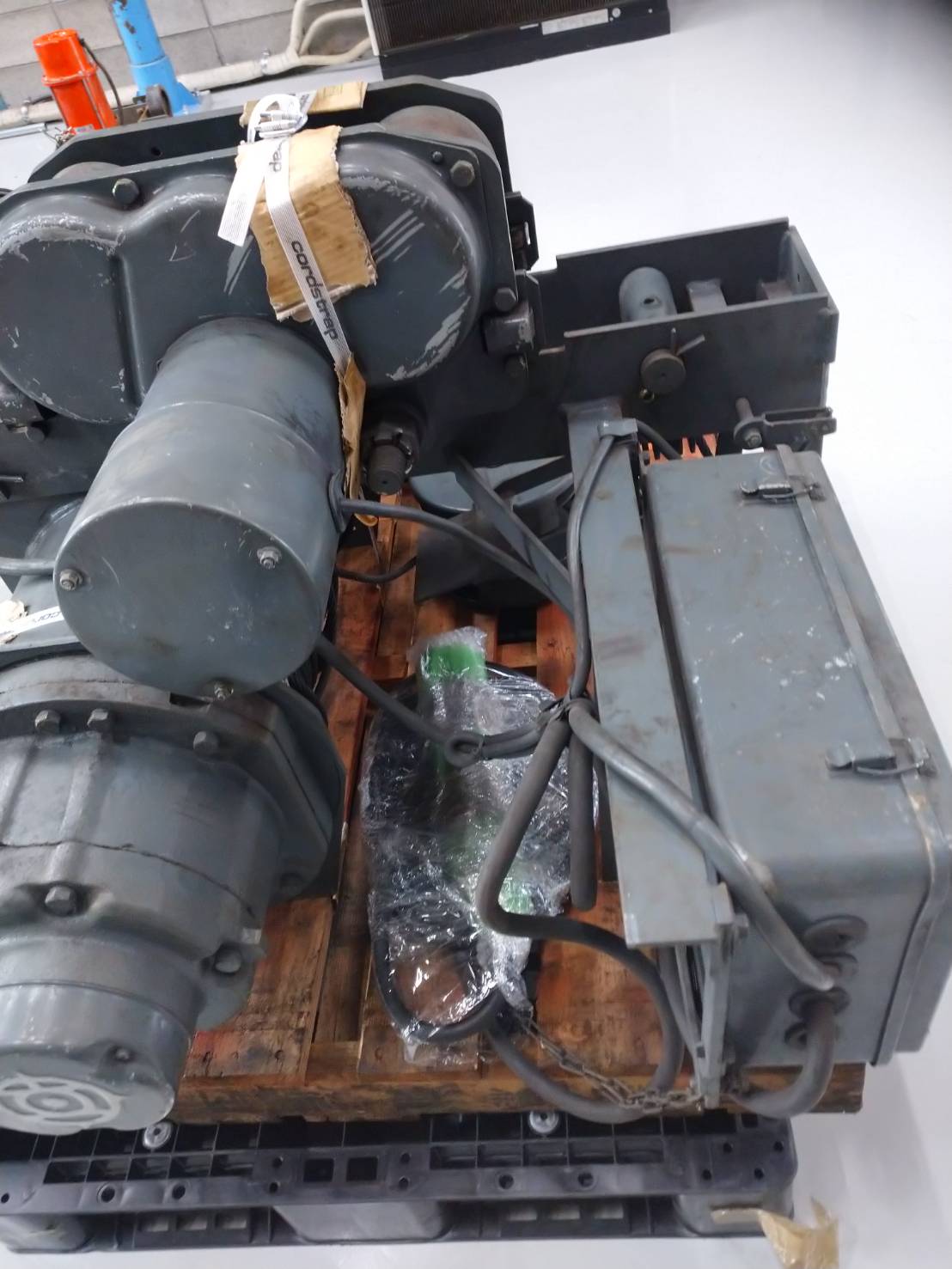 日立産機システム 2.8Tホイスト 2.8L-T55