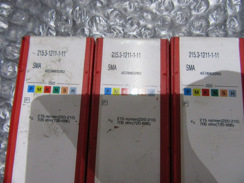 サンドビック/Sandvik チップ 215.3-1211-1-11　SMA4E0963263（3個）