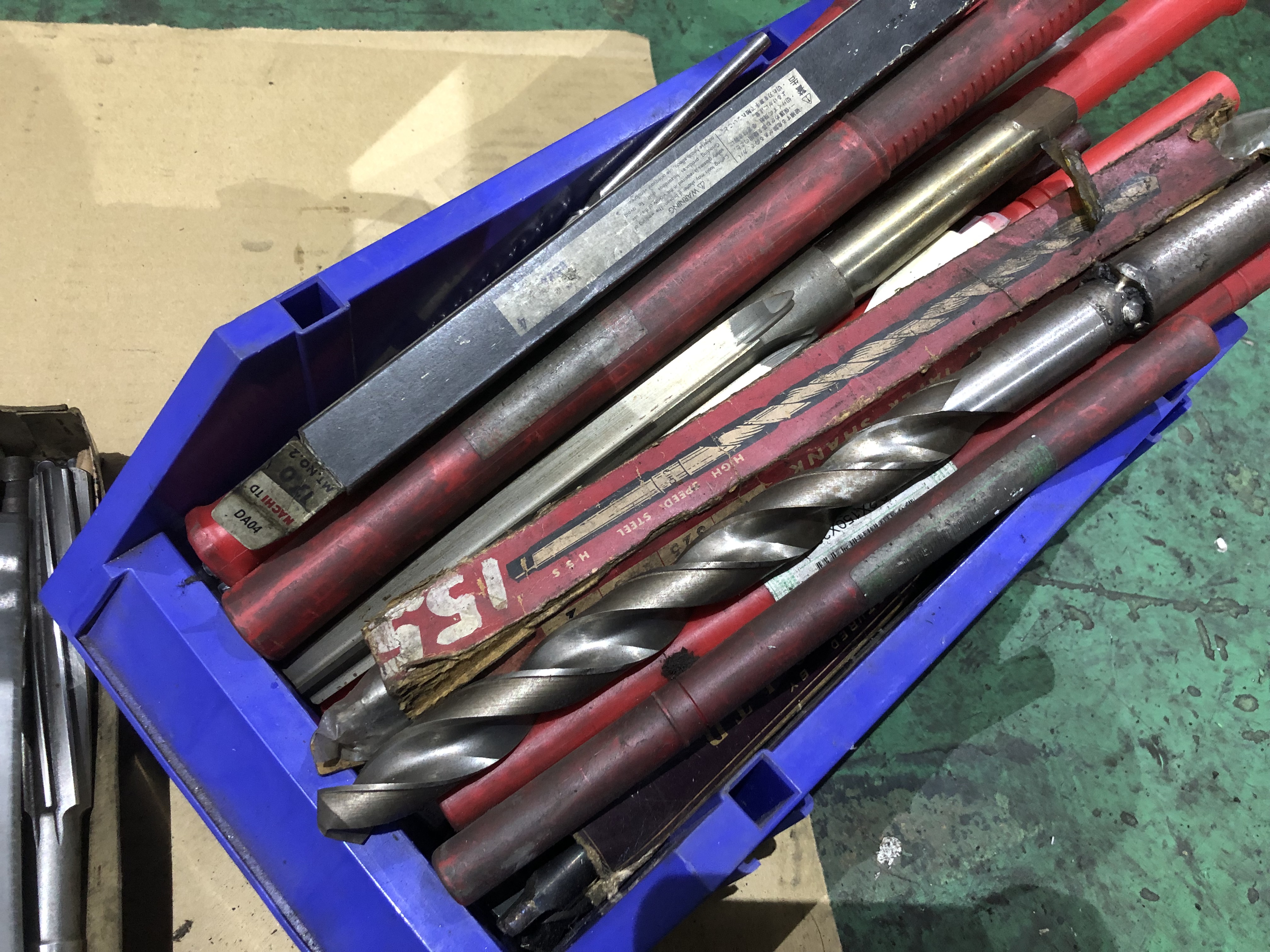 様々なメーカーやサイズがあります。 切削工具1山 不明