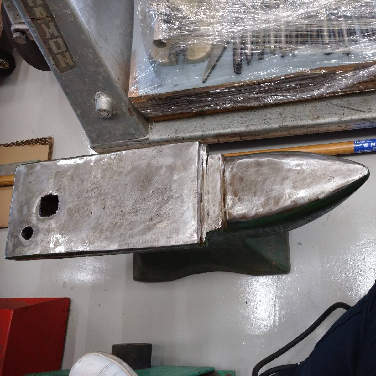 アンビル 