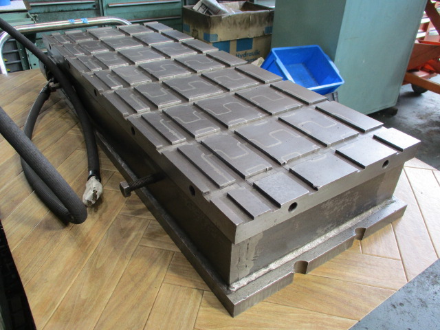 フジ磁工 電磁チャック（フライス用） SFA290X750