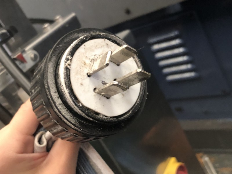 レオン自動機 中華まんヒダ付け機（ヒダ付け機コンベア付き） NU031