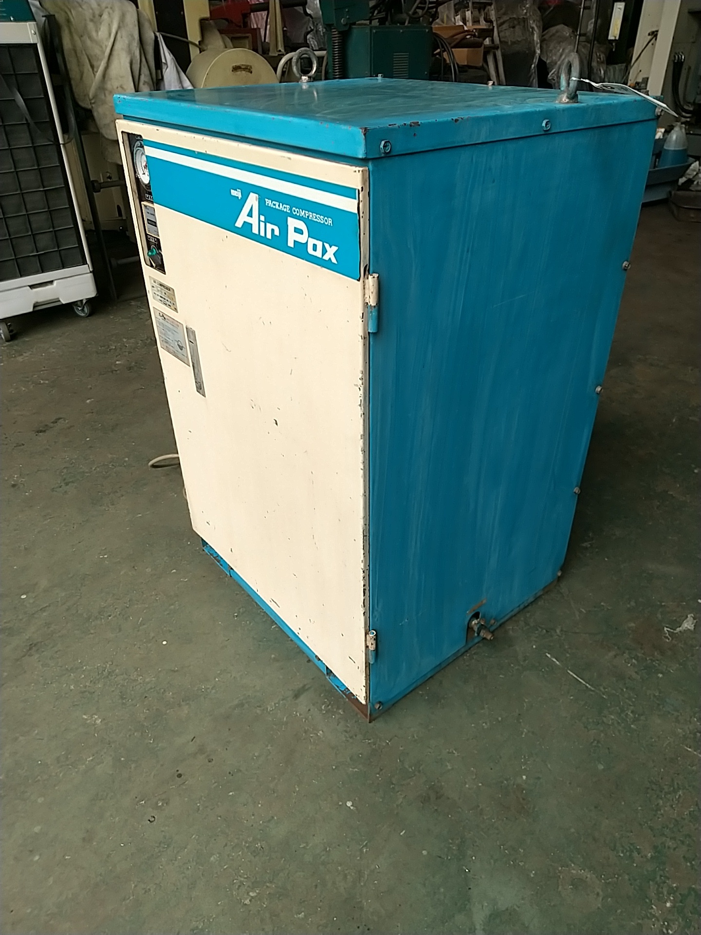 明治 2.2kWエアーコンプレッサー AP3C-70