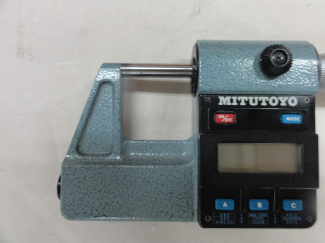 MITUTOYO｜ミツトヨ デジタル外側マイクロメーター MD-25M