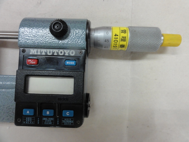 MITUTOYO｜ミツトヨ デジタル外側マイクロメーター MD-25M