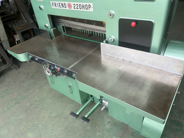 勝田 断裁機 S220