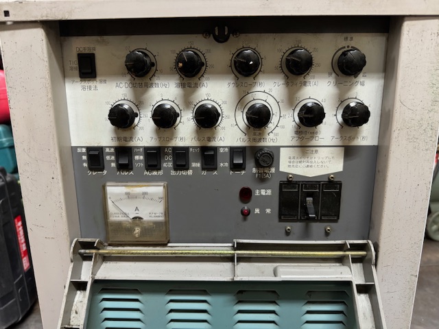 ダイヘン インバータ制御交直両用TIG溶接機 AVP-300