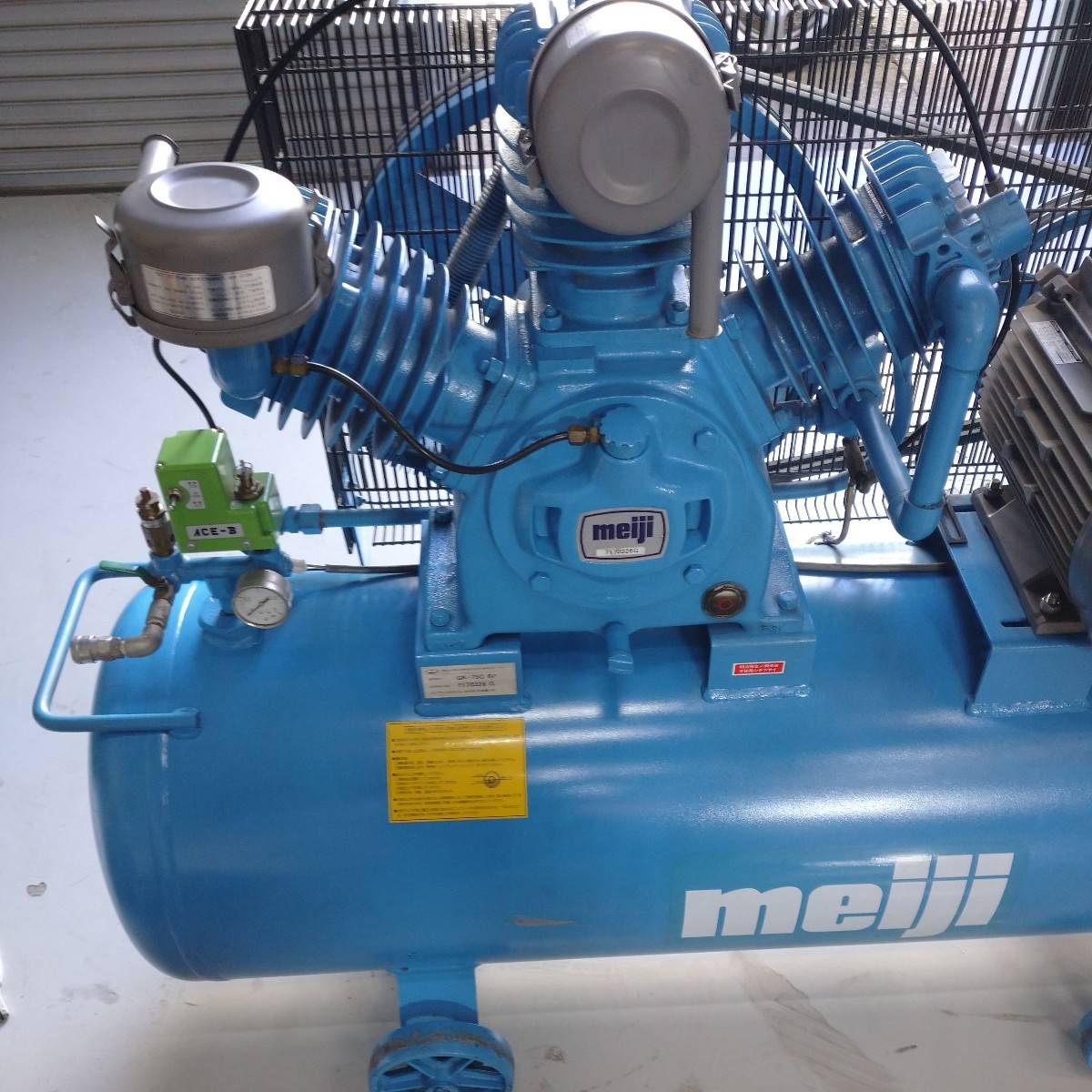明治 7.5kwコンプレッサー GK-75C6P