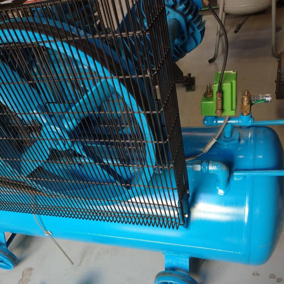 明治 7.5kwコンプレッサー GK-75C6P