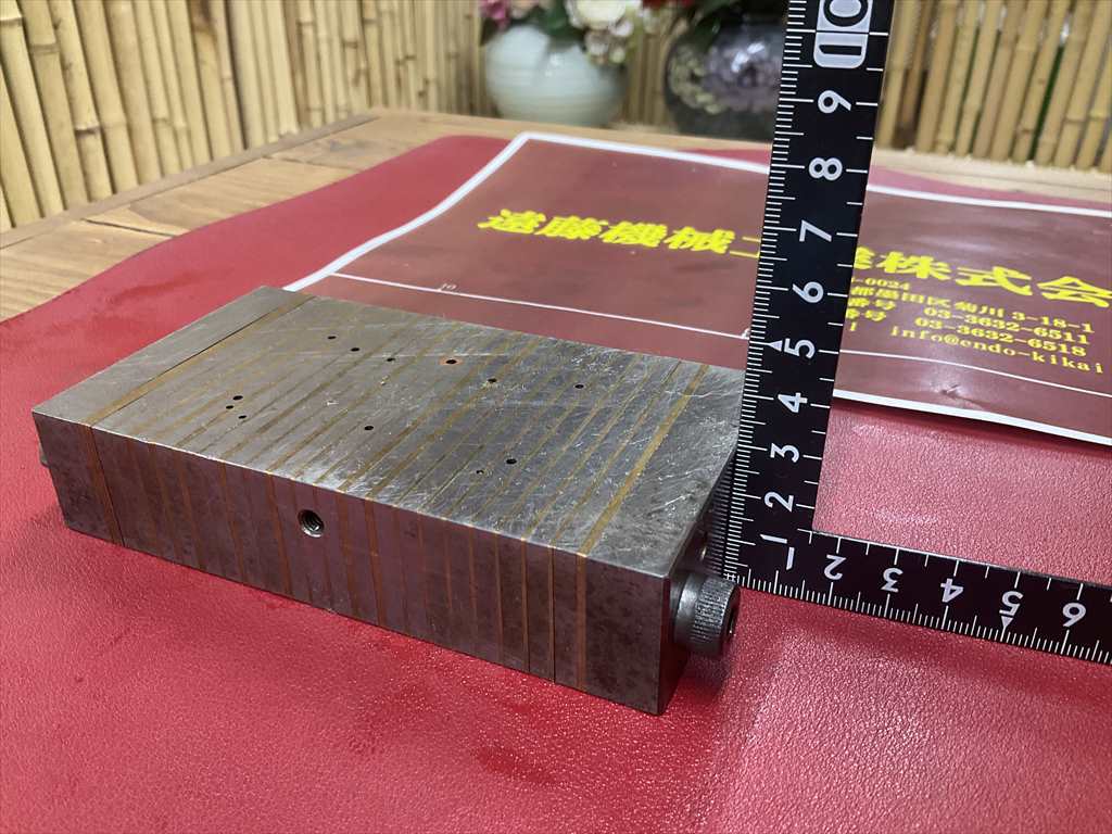  チャックブロック 133×73×28mm　　数ケ所穴あり