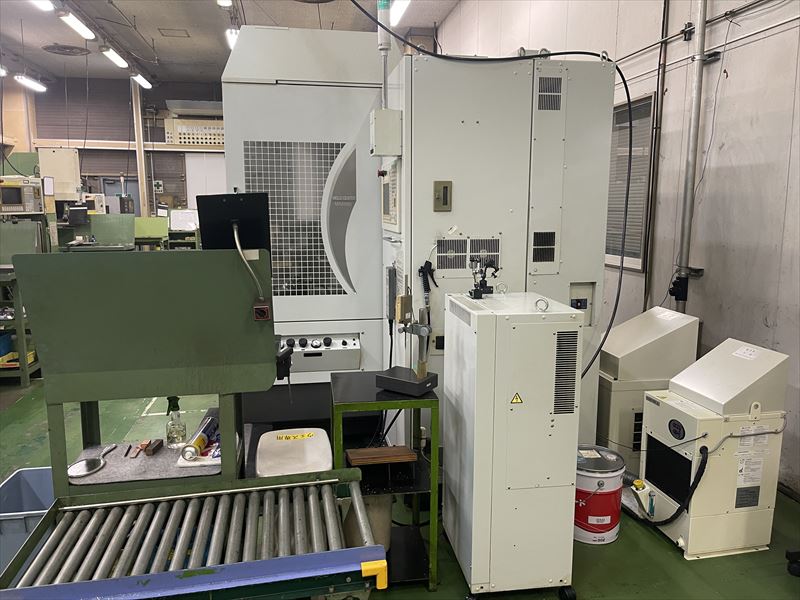 三菱電機 NC放電加工機（C軸+ ATC付） MA2000M
