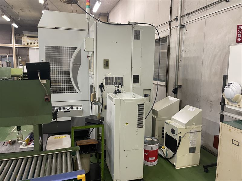 三菱電機 NC放電加工機（C軸+ ATC付） MA2000M
