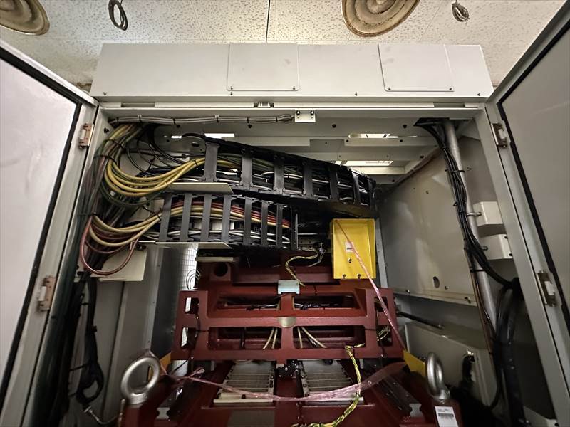 三菱電機 NC放電加工機（C軸+ ATC付） MA2000M