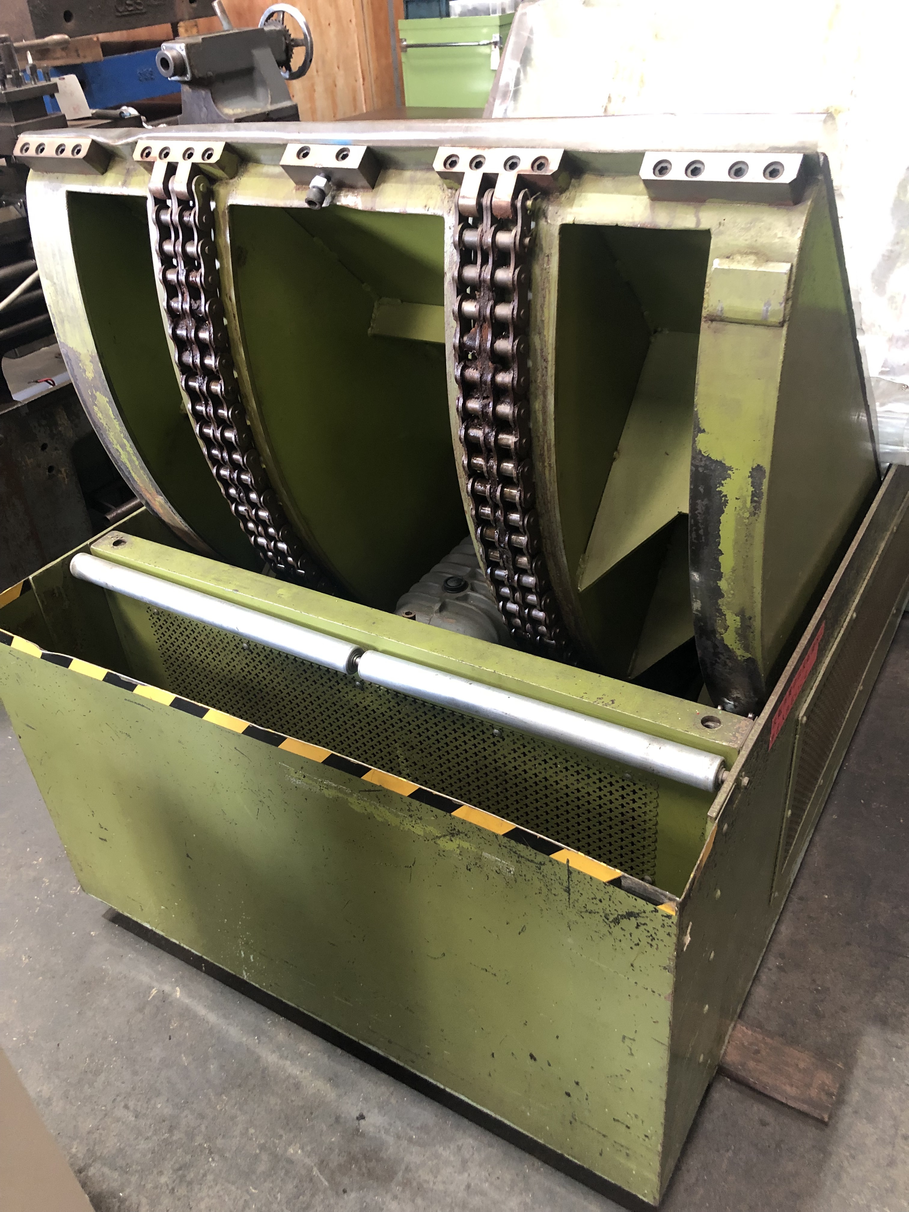  金型反転機 