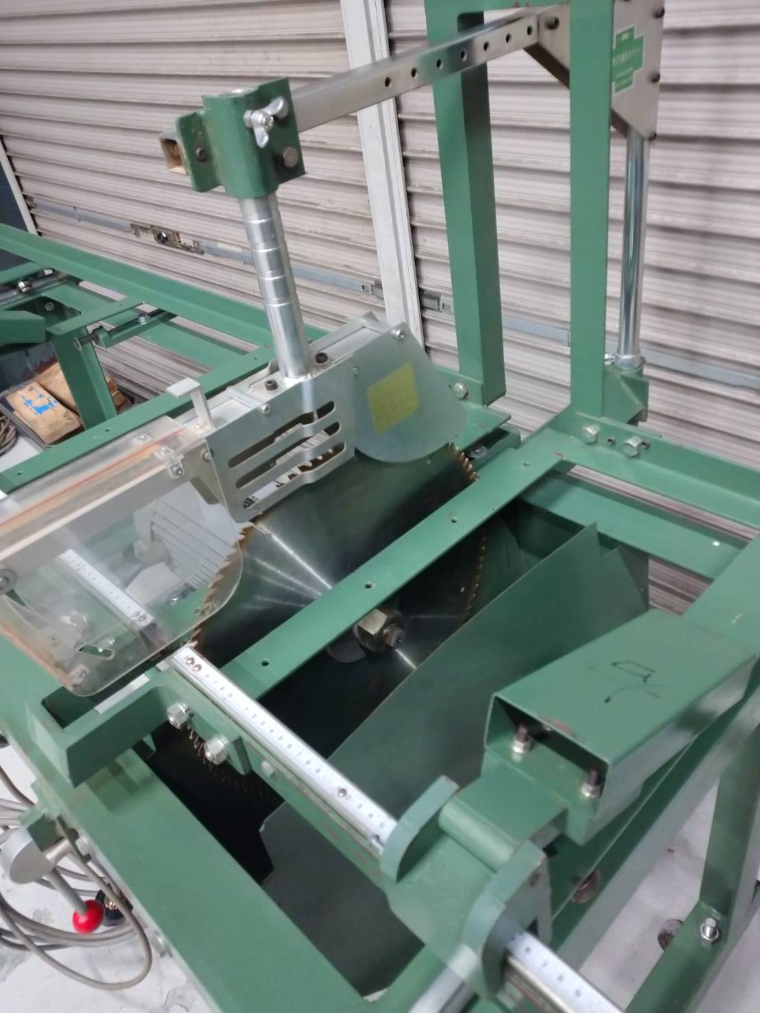 寺西工業株式会社 横切木取機 TY-2200型