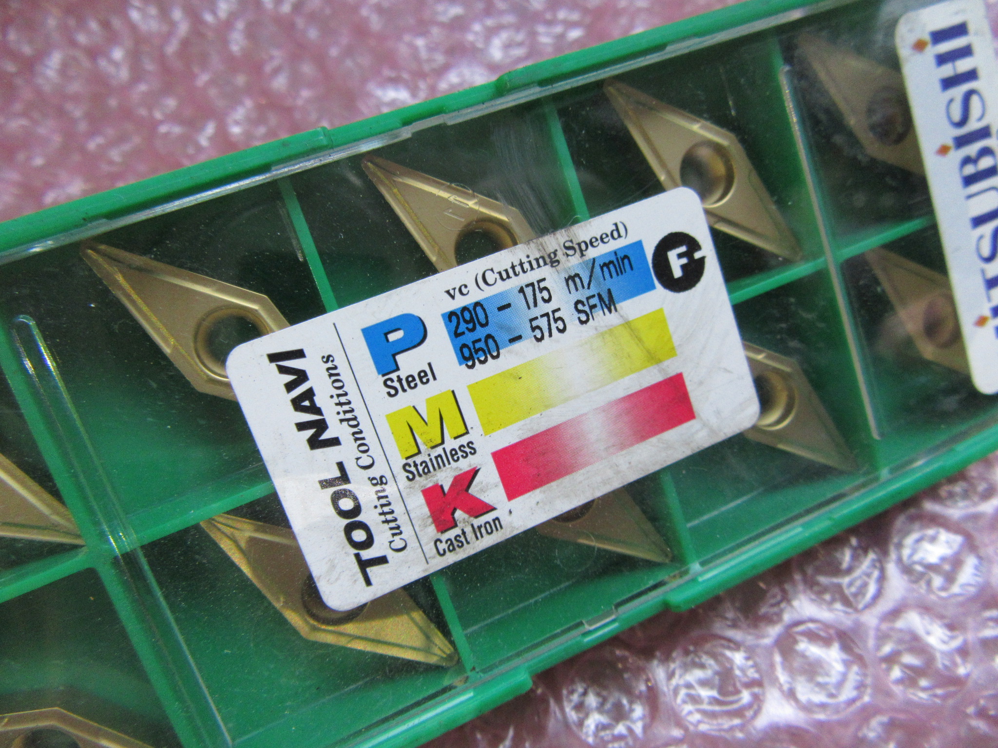 三菱/MITSUBISHI チップ VCMT160408-FV(VCMT332FV)UE6020