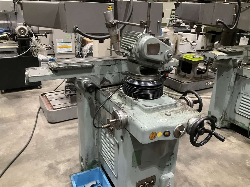 牧野フライス製作所 工具研削盤 C-40