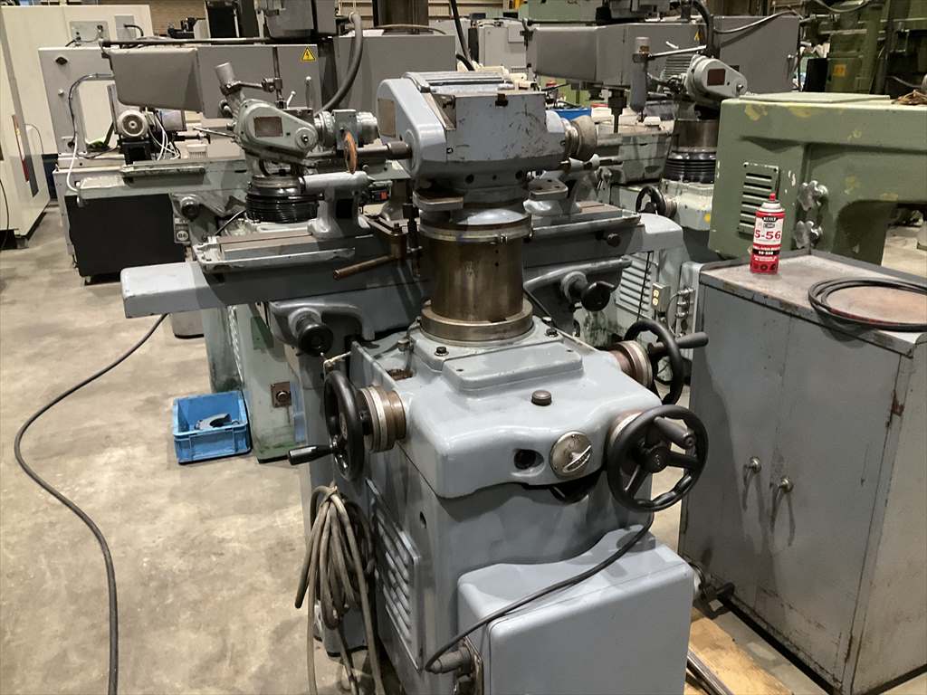 牧野フライス製作所 工具研削盤 C-40