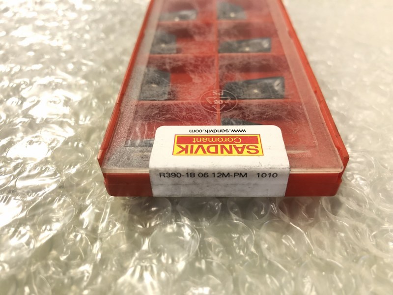 サンドビック/Sandvik コロミル390用チップ R390-1806 12M-PM1010