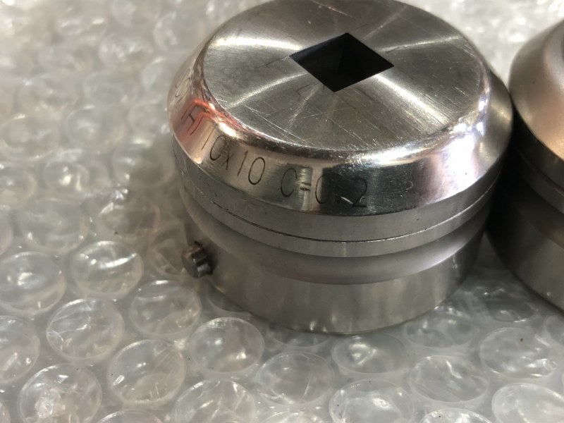 コニック/Conic タレパン金型（ダイ）2個 (1)10x10 C=0.2(2)4x4 C=0.2